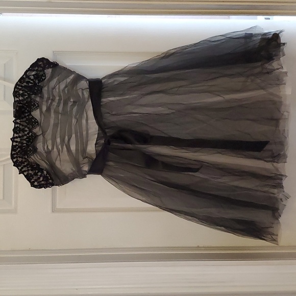 Laura Short Strap Shoulder Party Dress size 12 - Picture 3 of 9